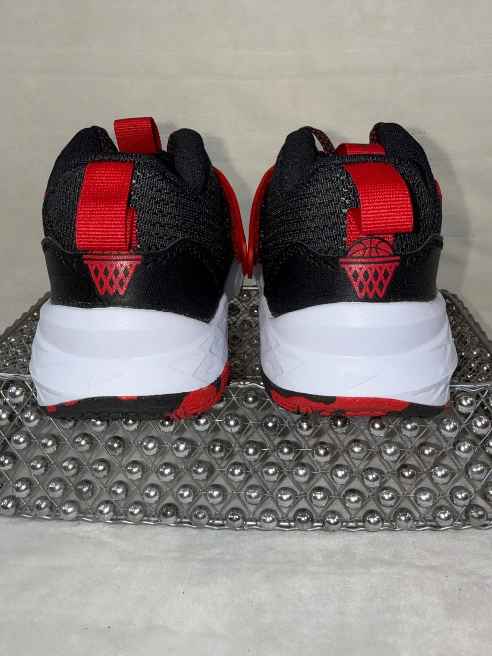 Nike Team Hustle D 12 Black University Red Sz 3.5Y/Wmns 5 HF6279-001 🏀❤️